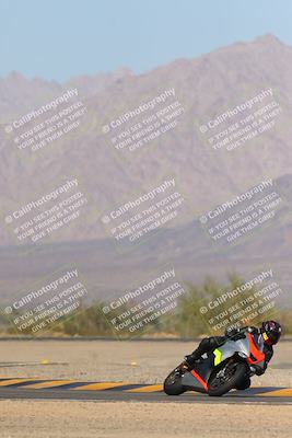 media/Dec-09-2023-SoCal Trackdays (Sat) [[76a8ac2686]]/Turn 4 Set 1 (1120am)/